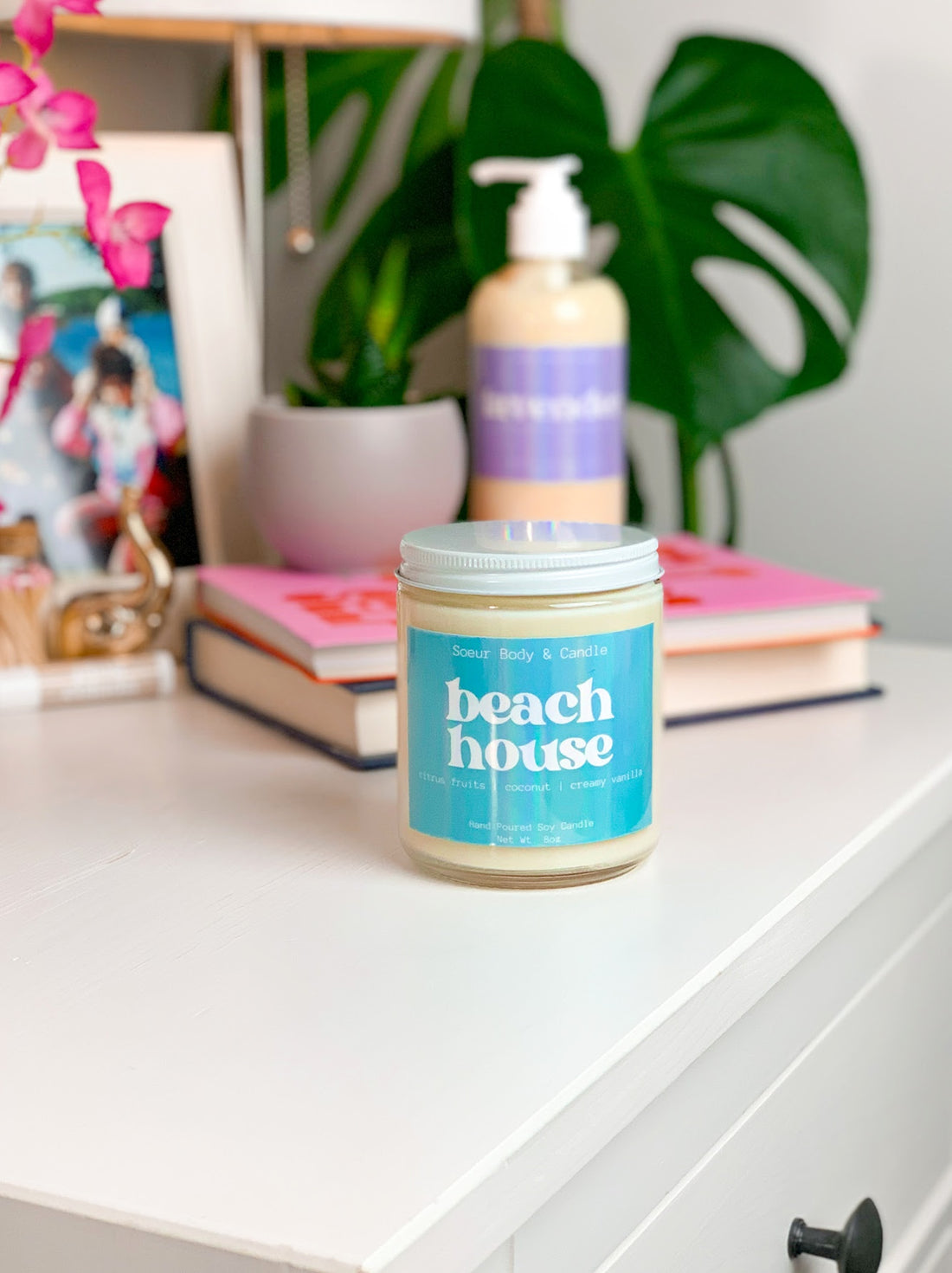 Beach House Soy Wax Candle with scents of citrus fruits, coconut, creamy vanilla, and musk (a dupe of the popular Pink Sands scent by Yankee Candle) that lasts up to 45 hours! Cruelty-free, vegan, handmade, paraben and phthalate free, and sustainably packaged.